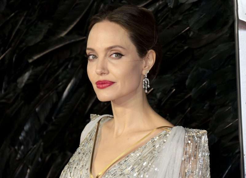 Angelina Jolie ja The Weeknd bongattu jälleen yhdessä - suhdehuhut saavat lisää kipinää