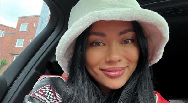 Shirly Karvinen kertoo hassusta rajasta, jonka äiti asetti lapsena: "Äiti veti uudet säännöt"