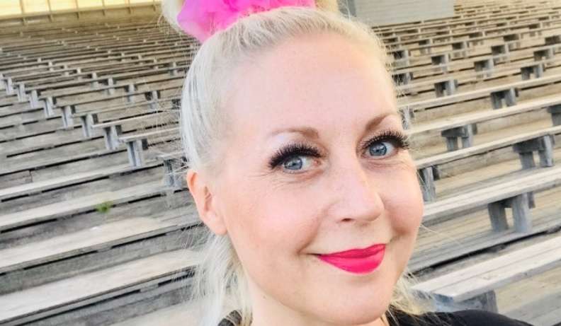 Muistatko Krisse Salmisen? Junassa kuin prinsessa kruunuineen ja päivineen