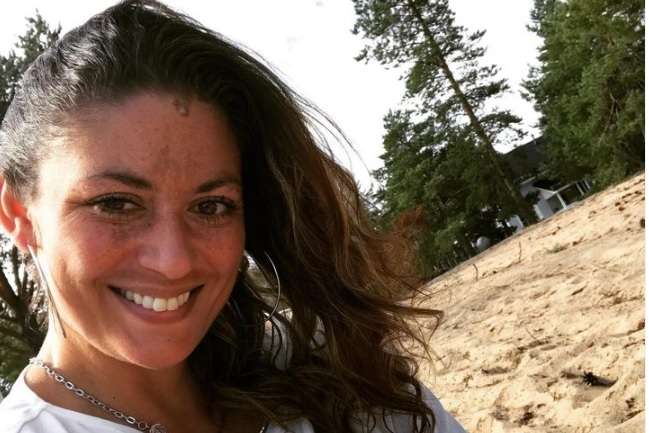 Mallina toimiva Jasmin Mäntylä otti rakkaansa kanssa tatuoinnit: "Toistemme iholla"