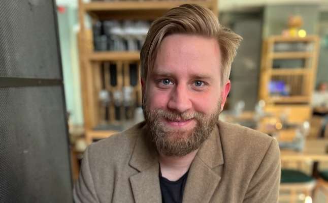 Joel Harkimon huvittava video Janni Hussista: "Tekeeks muidenkin tyttöystävät..."