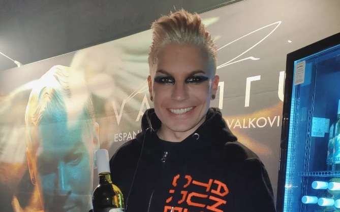 Antti Tuiskulta vihjaileva päivitys: "Kannattaa olla kuulolla"