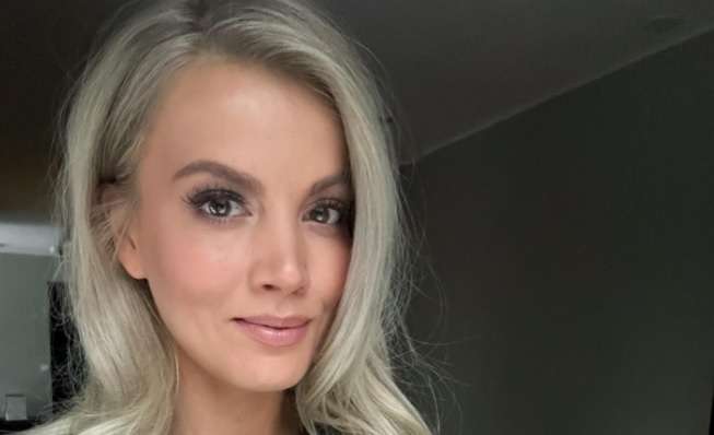 Janni Hussi yllätti Joel Harkimon: ylläri meni reisille!