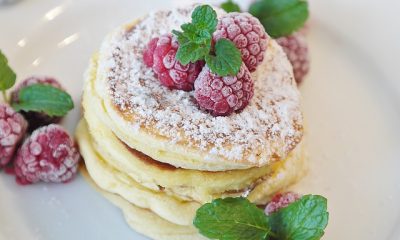 Maittavat banaani-kaurapannukakut tällä ohjeella