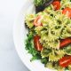 Maukas pesto pasta salaatti tällä ohjeella