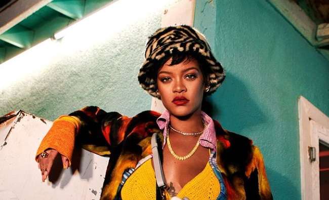 Rihannan somekuvissa paljasta pintaa: sänkykuvat leviävät