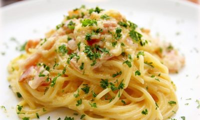 Spagetti carbonara ilman kermaa tällä reseptillä - kokeile!