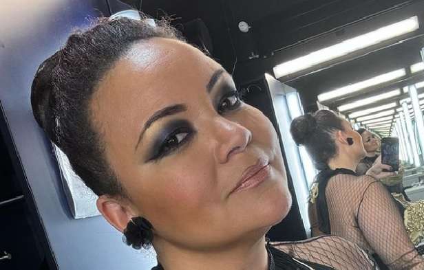 Lola Odusoga bikineissä järvessä - katso kuvat!